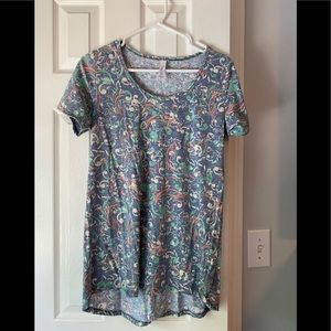 Medium Lularoe t-shirt